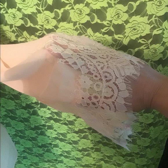 NWOT PINK BELL SLEEVE BLOUSE - Picture 4 of 8